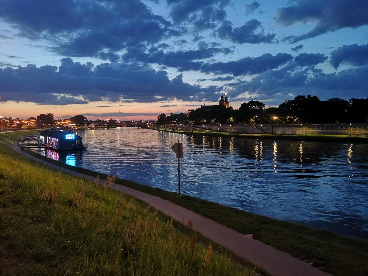 Vistula Boulevards Jacuzzi Apartment كراكوفيا المظهر الخارجي الصورة